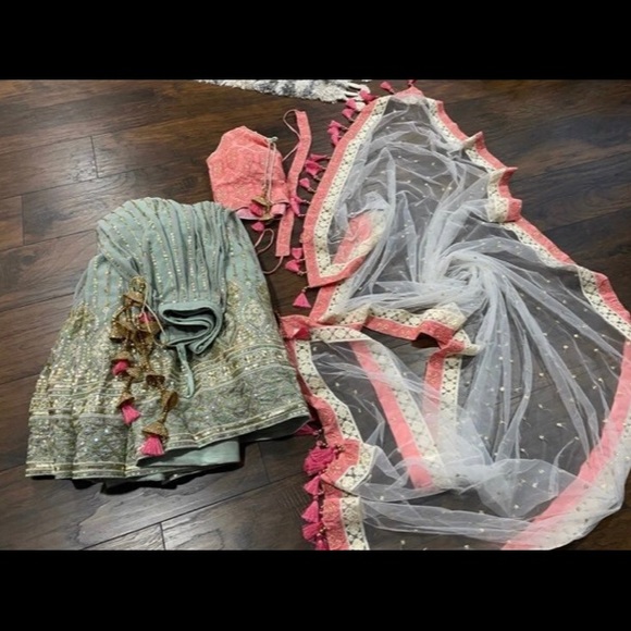 Lehenga Choli - Picture 12 of 12